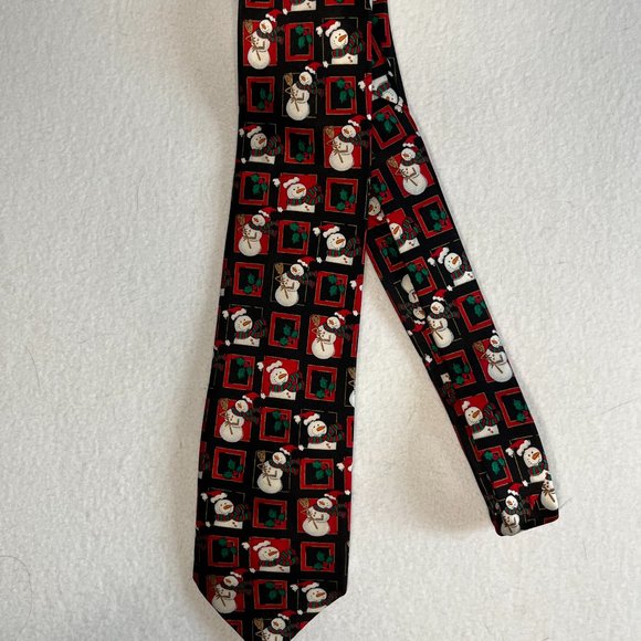 2 – Christmas Ties:  Smithsonian & Festive Occasions - Picture 6 of 9